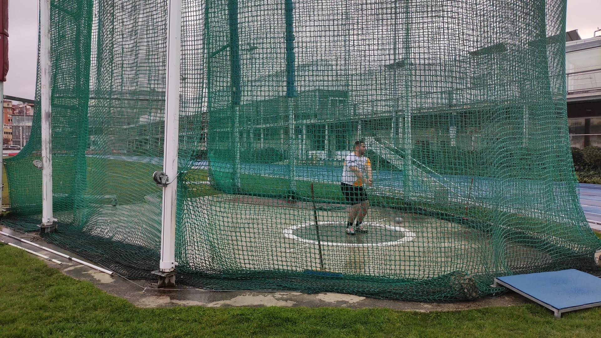 Resultados Cto. Navarro Lanzamientos Largos y 10000m y Milla.