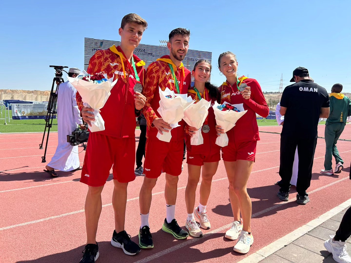 Raquel Echeverr&iacute;a plata mundial en el relevo corto de cross universitario