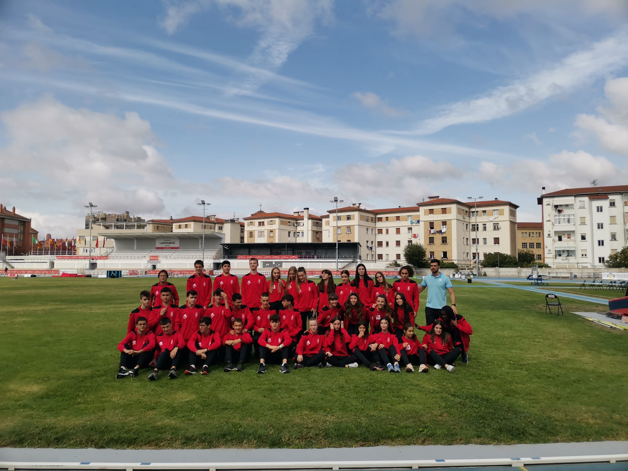 DOS MEDALLAS Y DOS RECORDS NAVARROS EN EL SUB 16 DE PAMPLONA