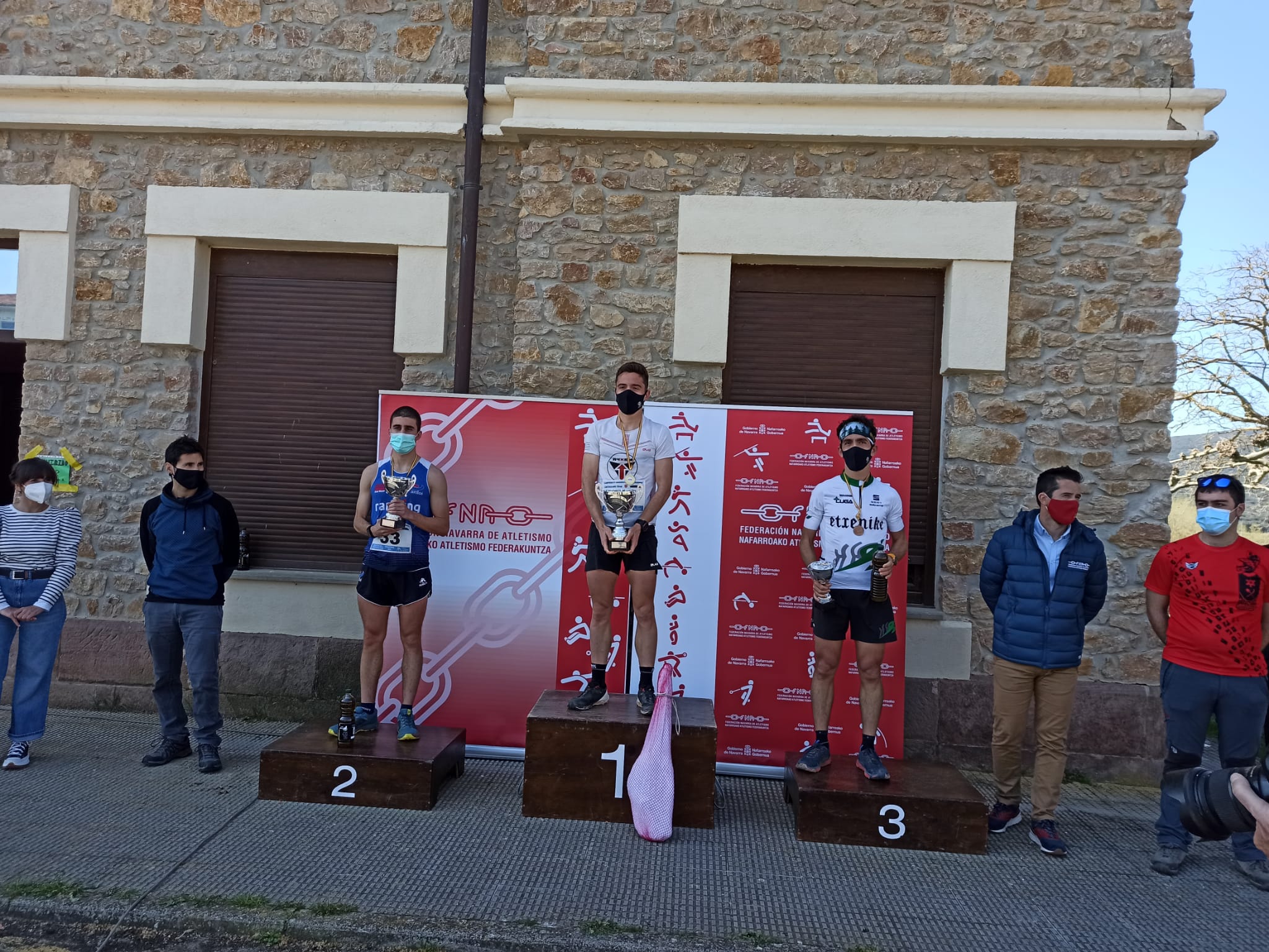 María Ordoñez y Álvaro Ramos Campeones Navarros de Trail Running