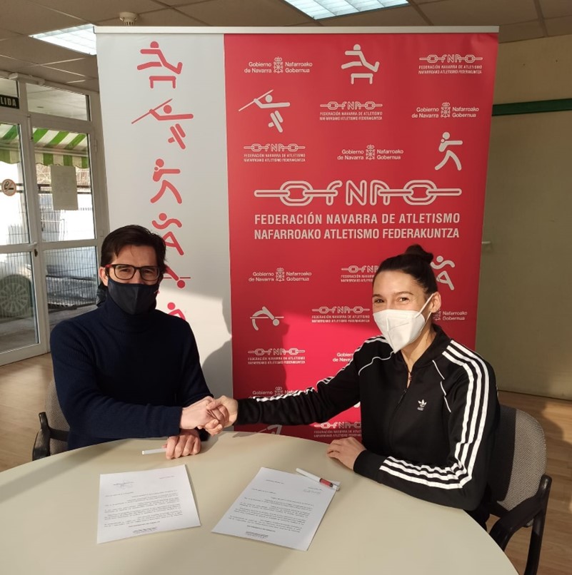 Renovado el convenio de fisioterapia con Elena Echarte