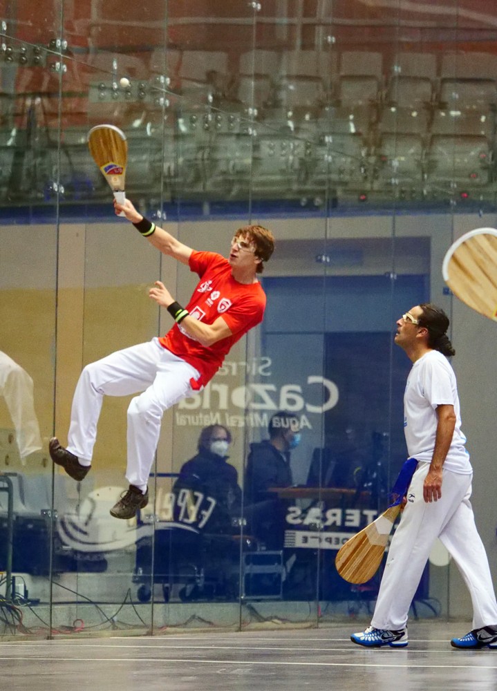 Un par de copas contra la pandemia