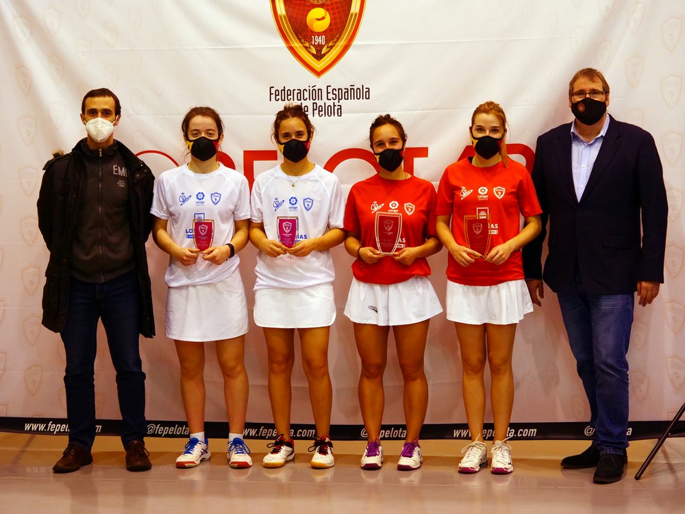 Un par de copas contra la pandemia