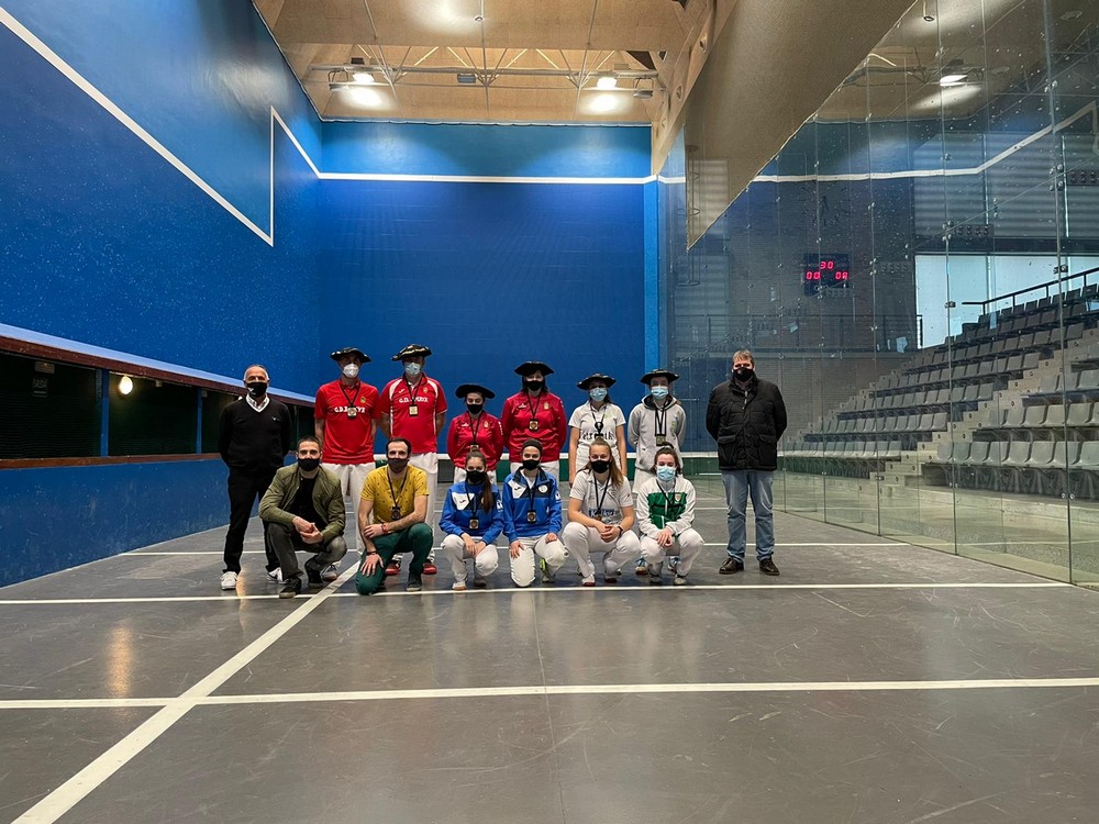 Mendillorri acogi&oacute; las finales del Campeonato Navarro de Clubes de Trinkete