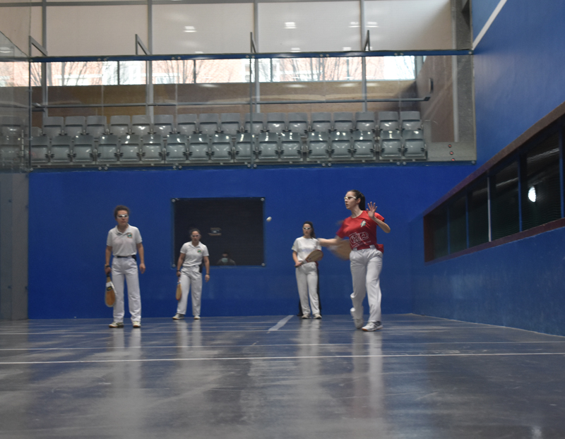 Imágenes de las Semifinales de Paleta Goma Femenina Trinkete