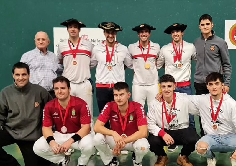 Pleno del Club Tenis Pamplona en el Campeonato Navarro de Clubes de Paleta Cuero