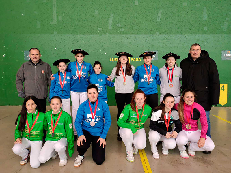 Au&ntilde;amendi se hace con el Campeonato Navarro de Clubes de Paleta Goma Femenina en Front&oacute;n 30 Metros