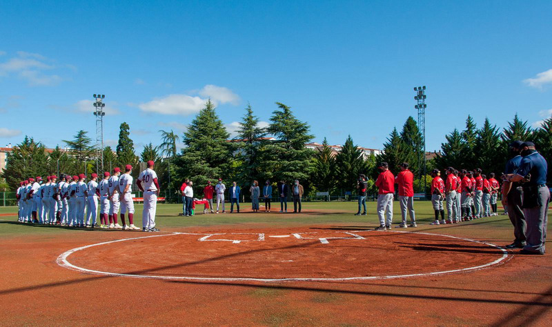 B&eacute;isbol Navarra se lleva el derby de Divisi&oacute;n de Honor