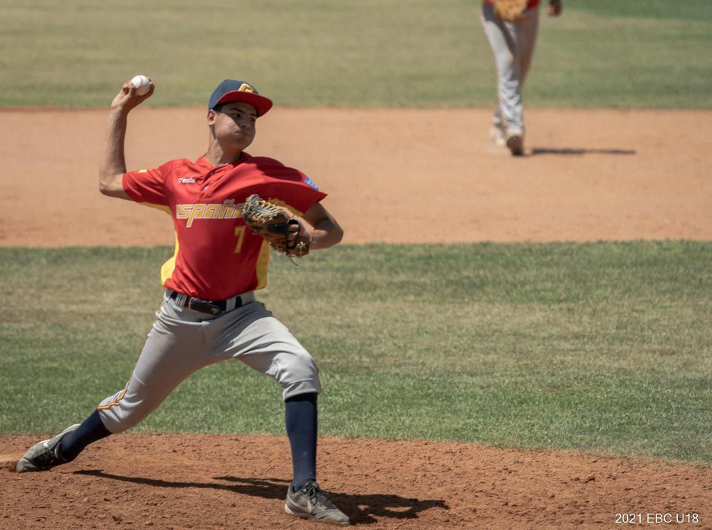 Diego San Miguel: Mi verano ideal ser&iacute;a jugar alg&uacute;n torneo importante con la selecci&oacute;n espa&ntilde;ola y tener tiempo adem&aacute;s para estar con mi familia y amigos.