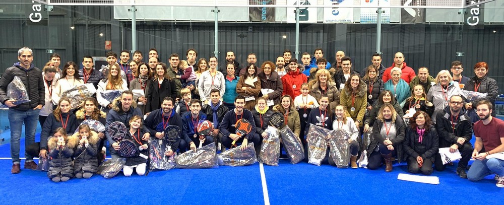 Jon Sanz,  &iacute;&ntilde;igo Zaratiegui, Marta Sexmilo y Maite Gabarr&uacute;s, Campeones Navarros