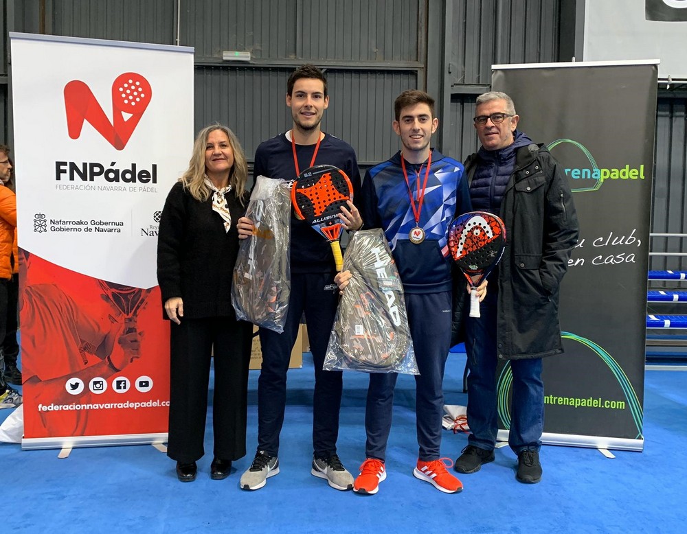 Jon Sanz,  íñigo Zaratiegui, Marta Sexmilo y Maite Gabarrús, Campeones Navarros