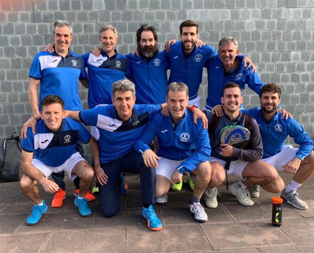 Pádel & Gym Las Cañas ey Arena Entrena Pádel Club, campeones navarros por equipos absolutos de tercera categoría