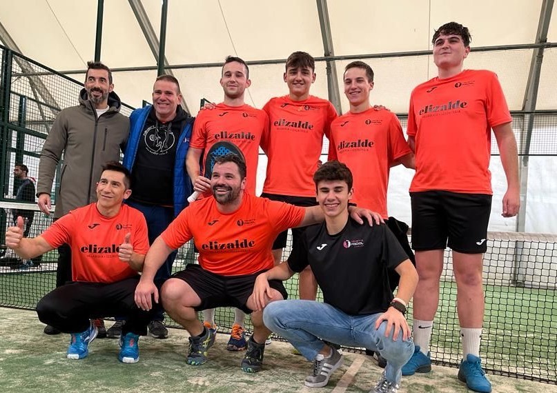 Doblete del Navarra Pádel Máster Club en la Copa Reyno de Navarra por Equipos Absolutos tras vencer en la pugna masculina y en la femenina