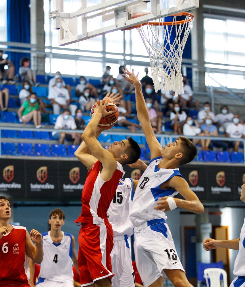 Gran trabajo de las Selecciones Navarras en Huelva