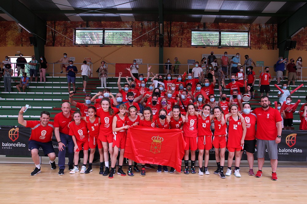 Nuestros "minis" se hacen "gigantes" en Cádiz