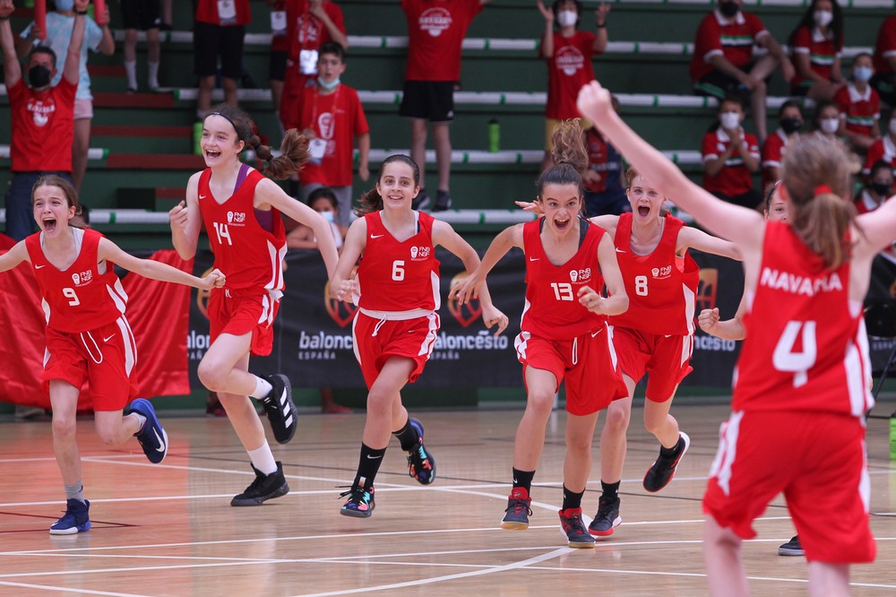 Nuestros "minis" se hacen "gigantes" en Cádiz