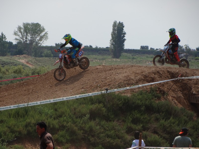 Nuestros jóvenes pilotos brillan en el Motocross de Murchante