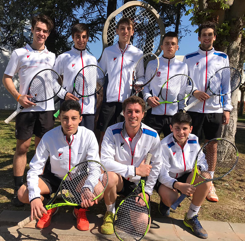 El Club Tenis Pamplona &quot;B&quot; asciende a primera en el VNRC