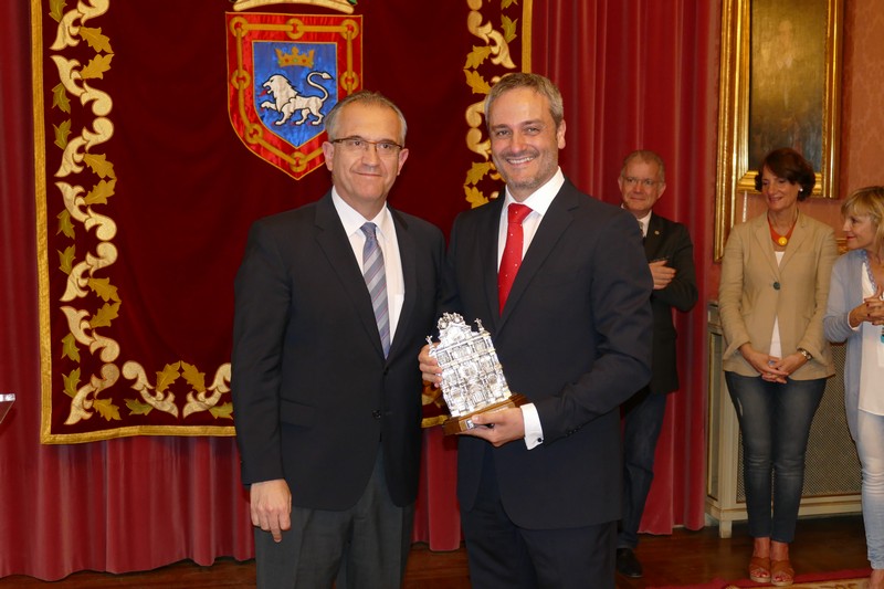 Recepci&oacute;n Ayuntamiento de Pamplona al W9802