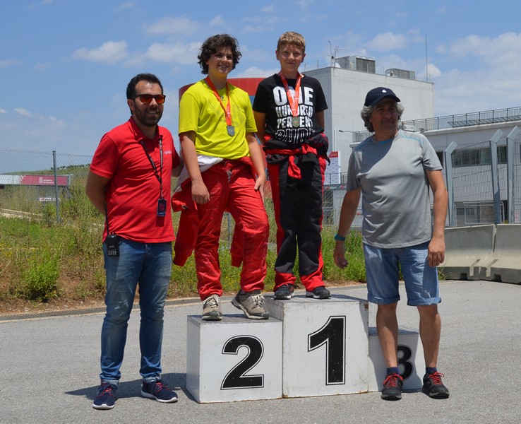 Los Arcos bajo el telón del los JDN de Karting