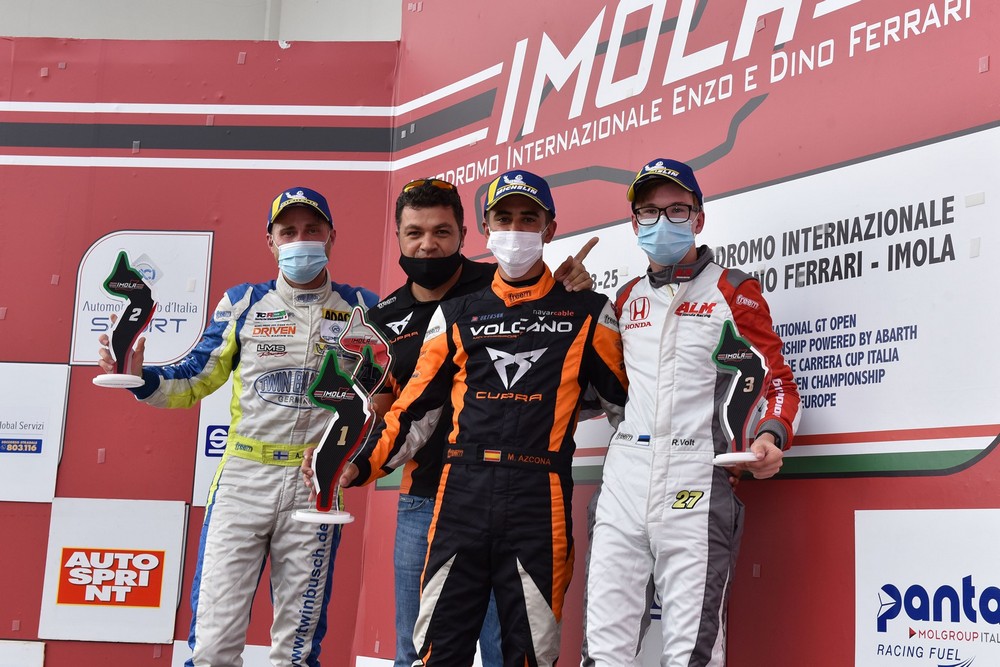 Victoria para Mikel Azcona en el Campeonato de Italia de Turismos