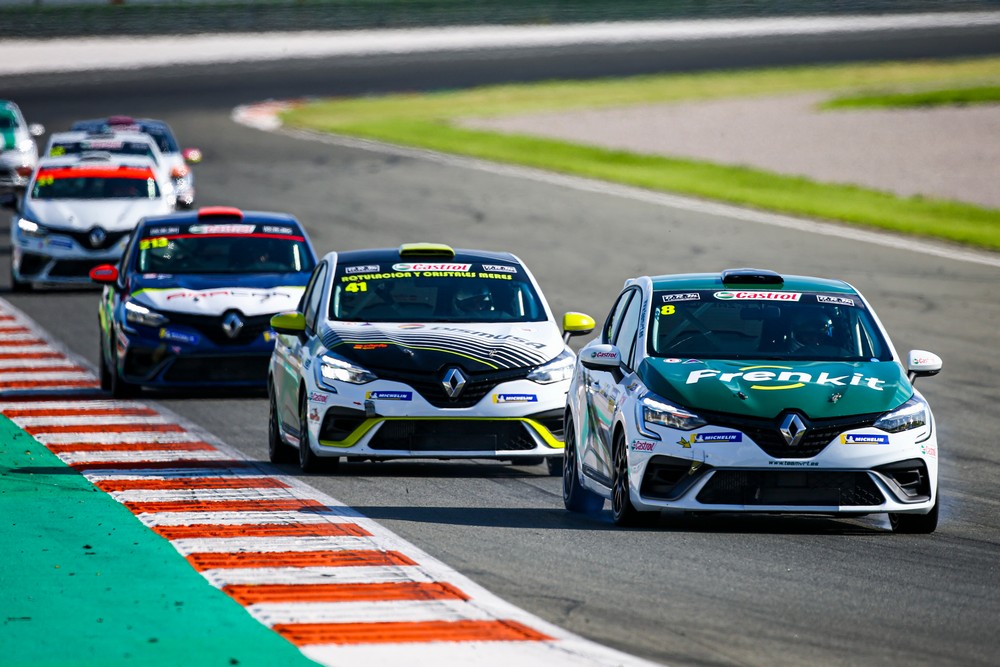 Erik Zabala noveno en la Clio Cup Europa