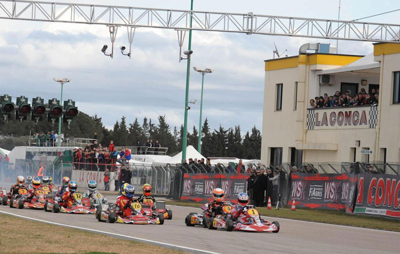 El Piloto Navarro de Karts, Mikel Azcona, disputa una carrera en Italia