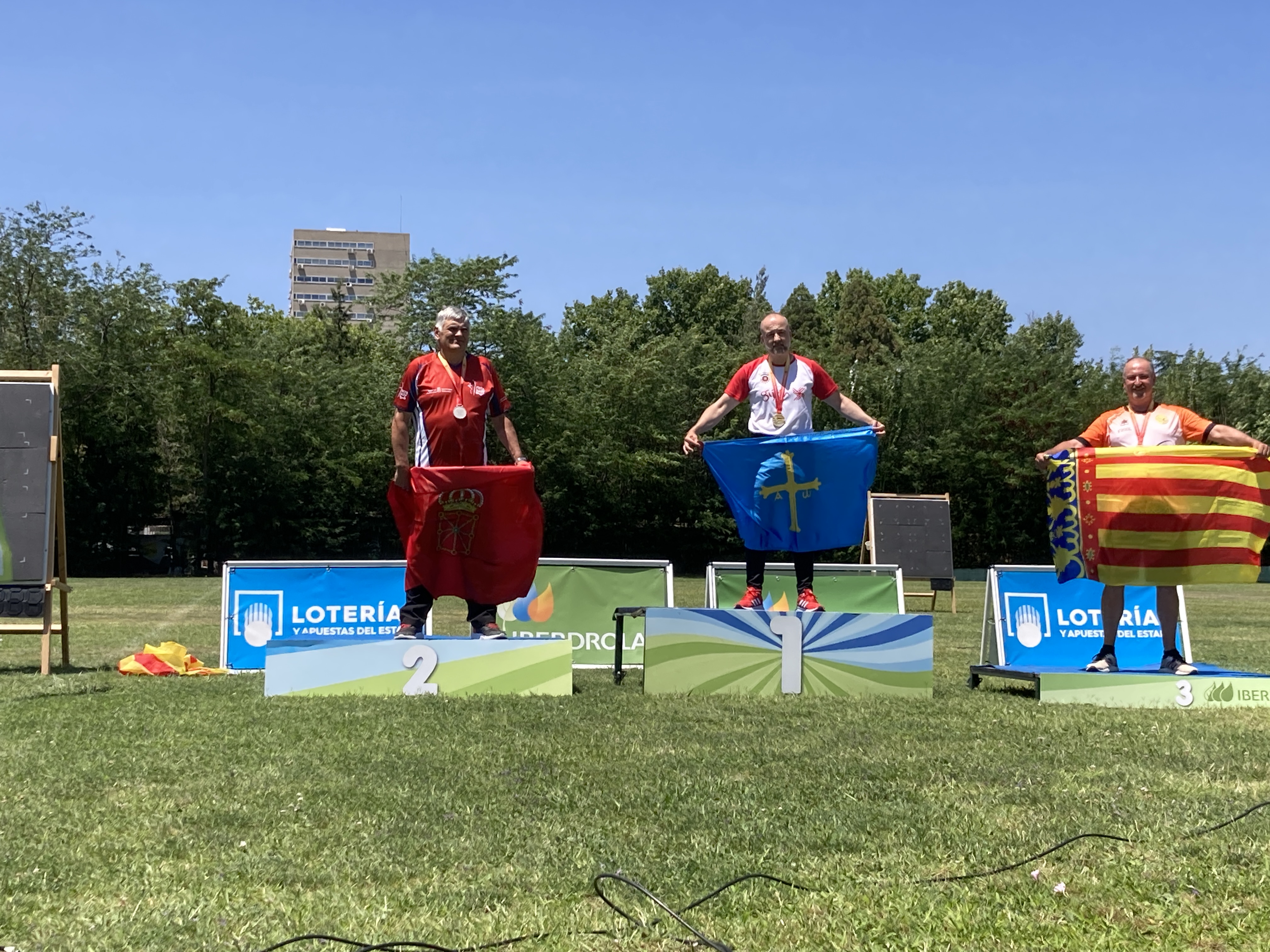 Dos medallas de plata para longbow en el Cto. de España al Aire Libre