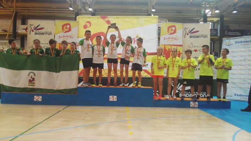 Azpilagaña reina en el Campeonato de España de Centros Escolares.