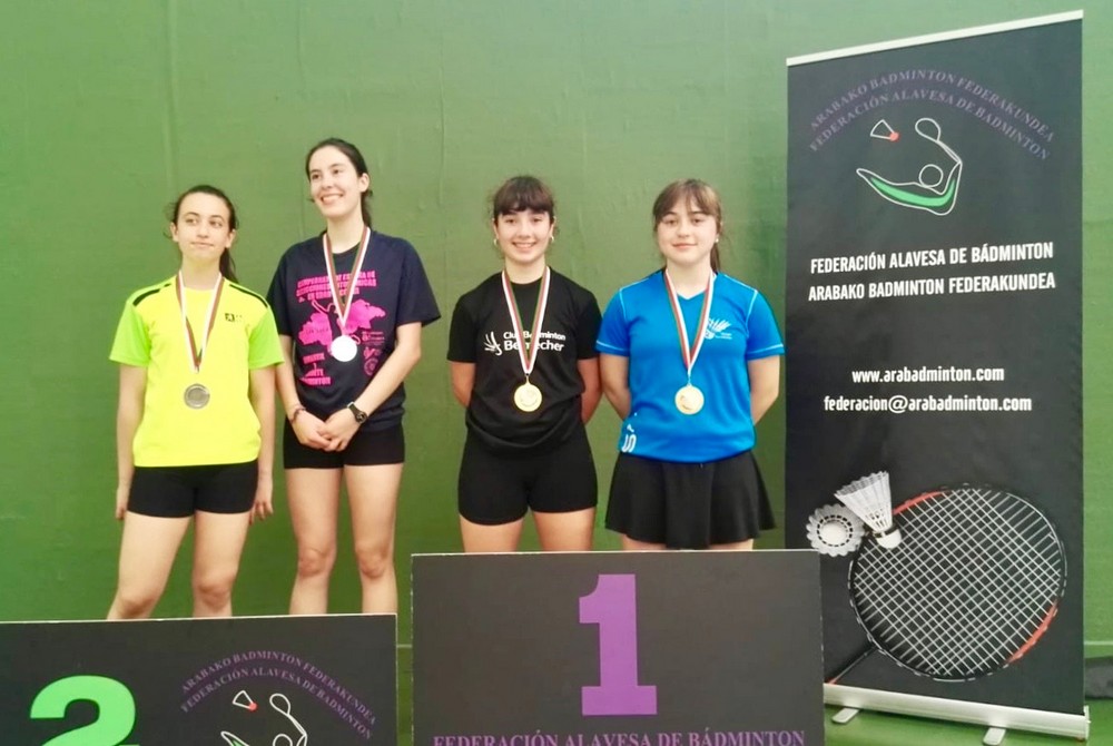 Fin de semana de competiciones para el badminton navarro