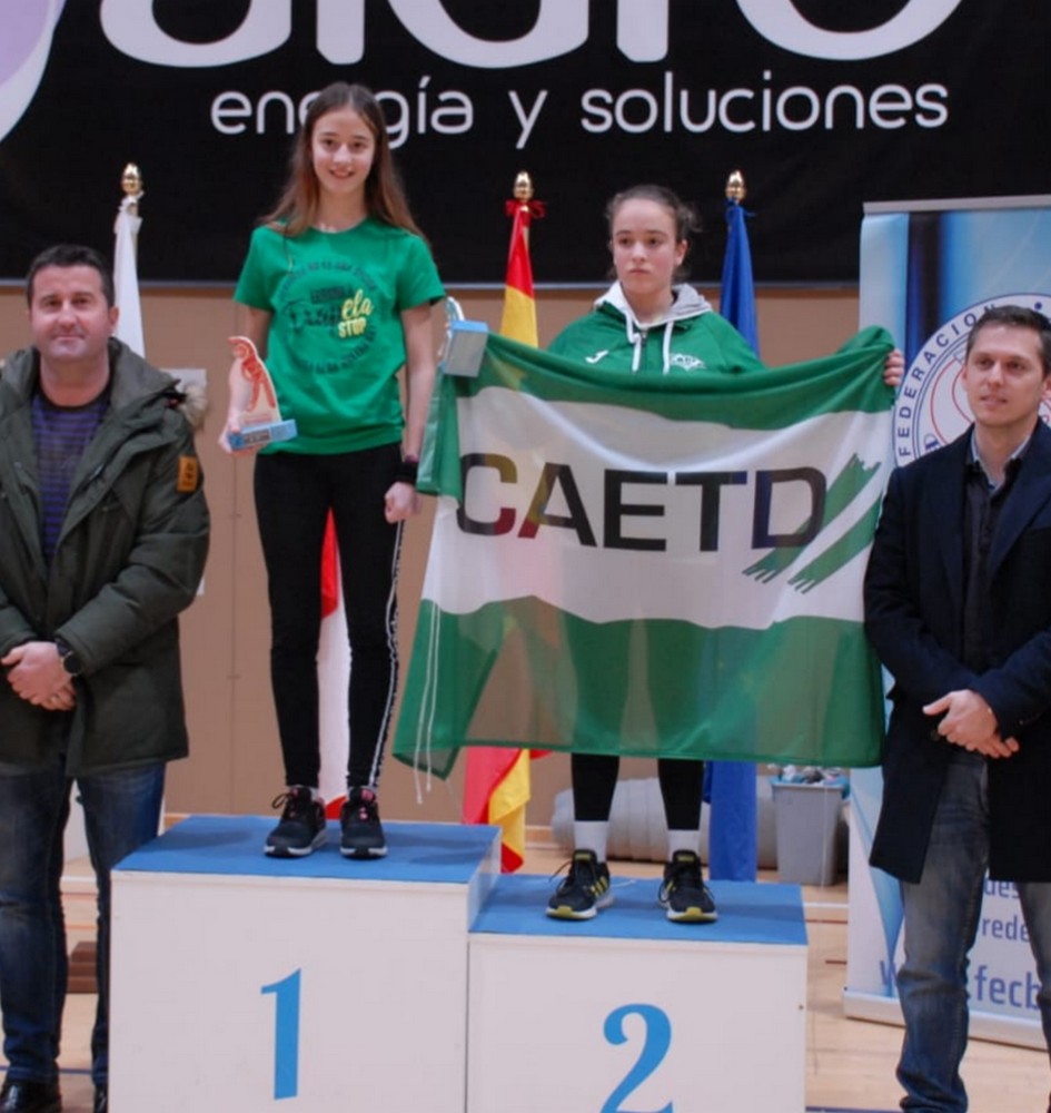 Podios navarros en Liencres y Medina del Campo