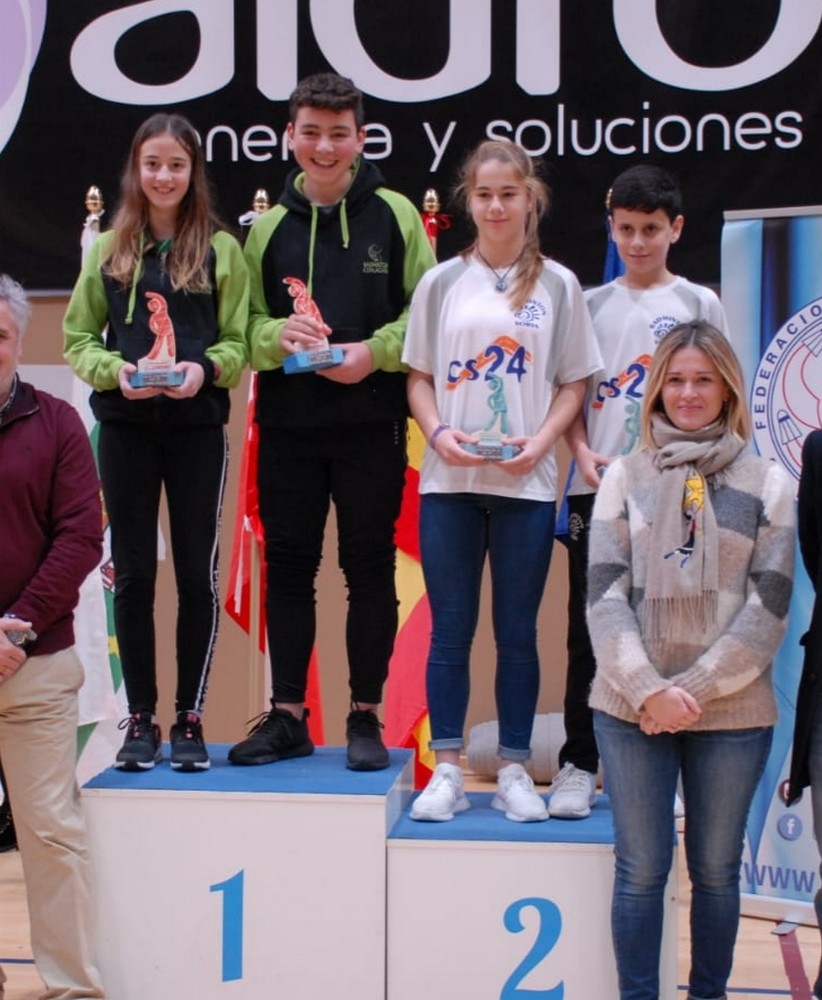Podios navarros en Liencres y Medina del Campo