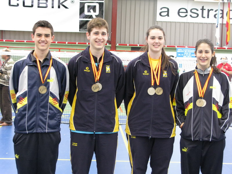 IÑIGO URRA Y NELLY IRIBERRI SUBCAMPEONES DE ESPAÑA SUB 19 EN DOBLES MIXTO