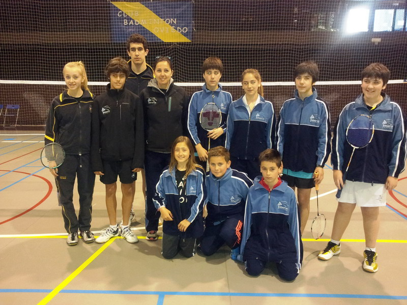 CINCO MEDALLAS PARA EL CLUB B&Aacute;DMINTON ESTELLA EN OVIEDO
