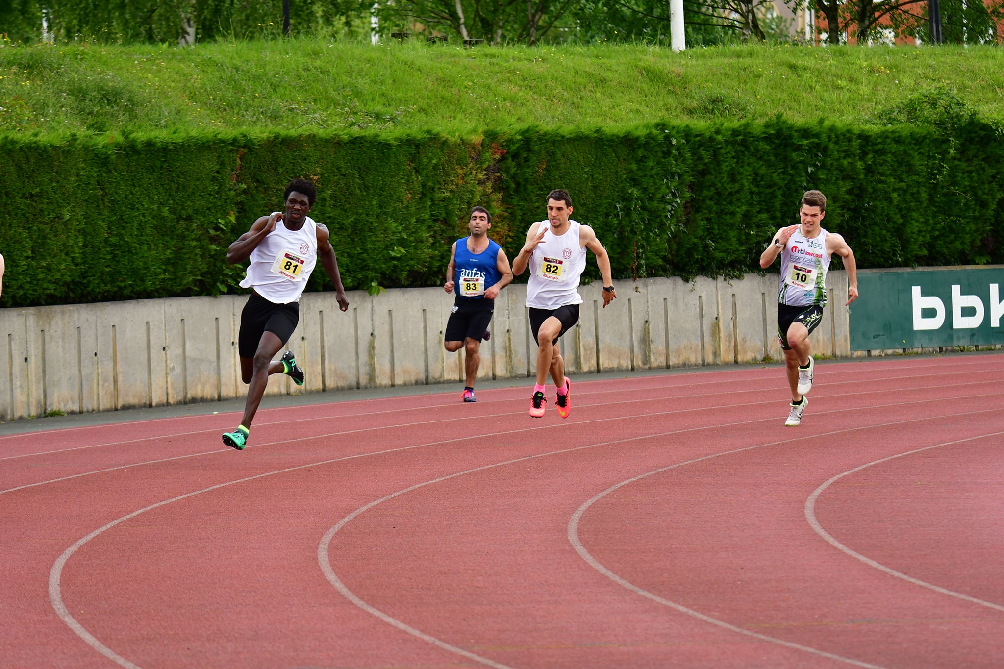 Buenas marcas navarras en el Campeonato de Euskadi de Atletismo Adaptado en Pista 2021