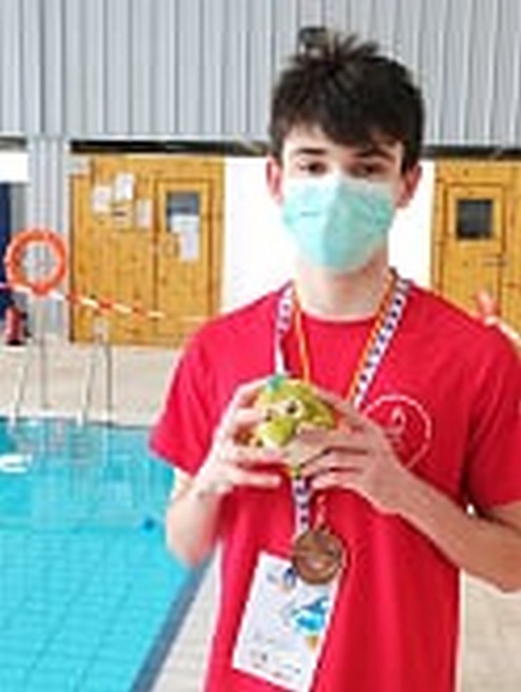 Bronce para la natación adaptada navarra en su regreso a la competición nacional