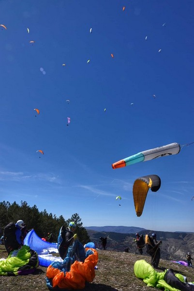 Echan a volar el Campeonato Navarro y la Liga Norte de parapente