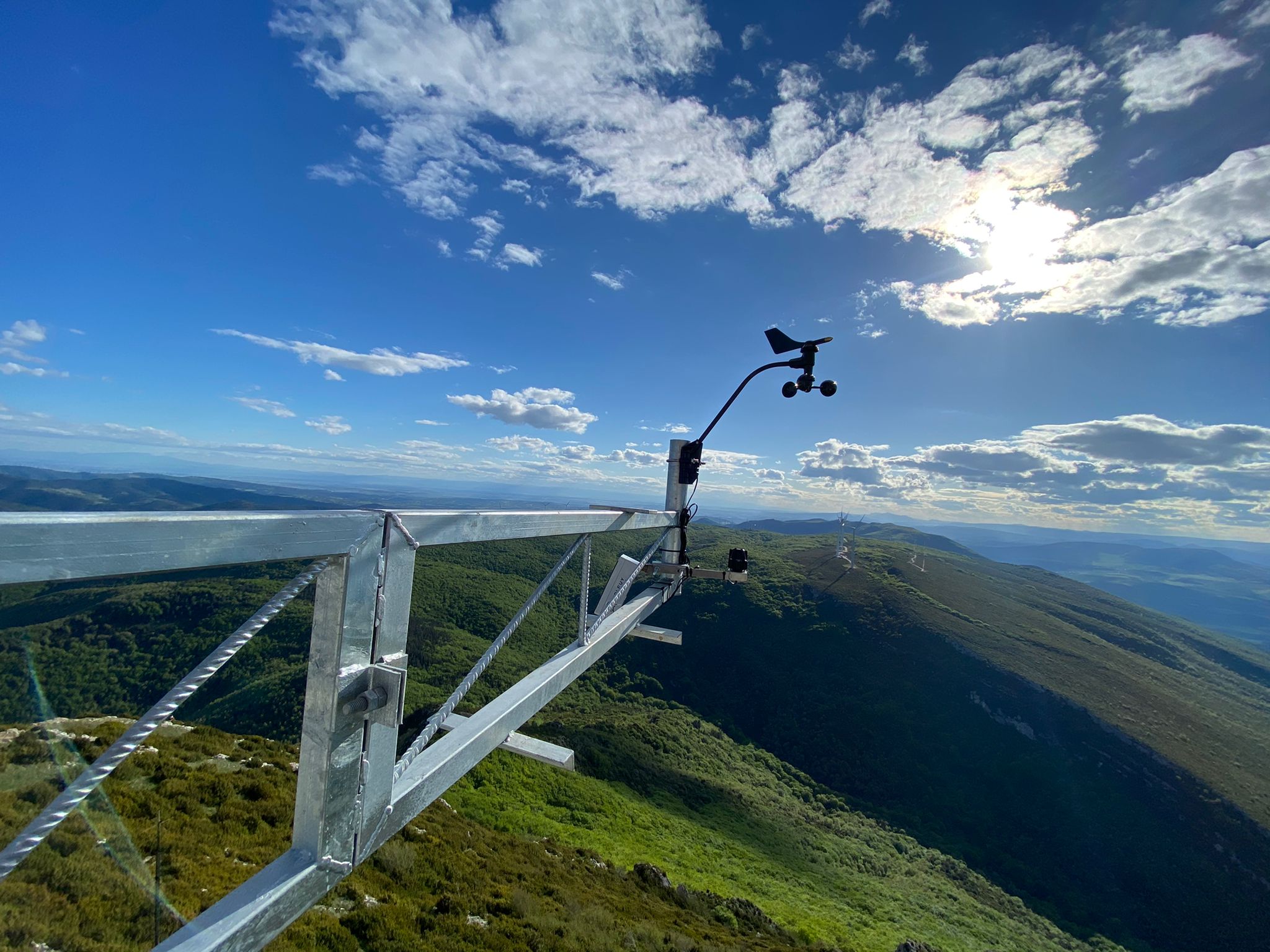 Nueva estación méteo en la Higa de Monreal
