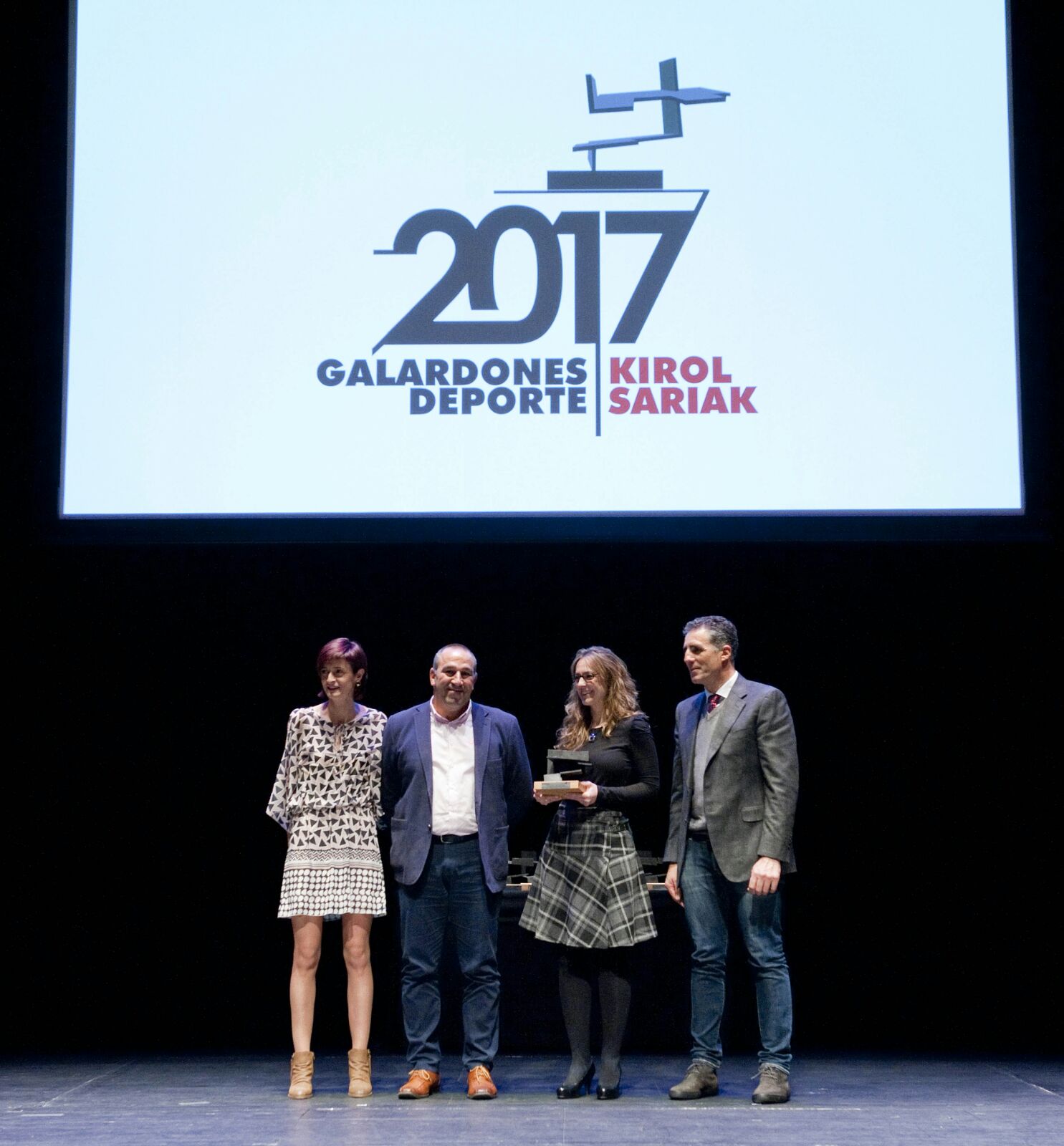 Entrega del galardón deportivo a la Federación Navarra de Actividades Subacuáticas