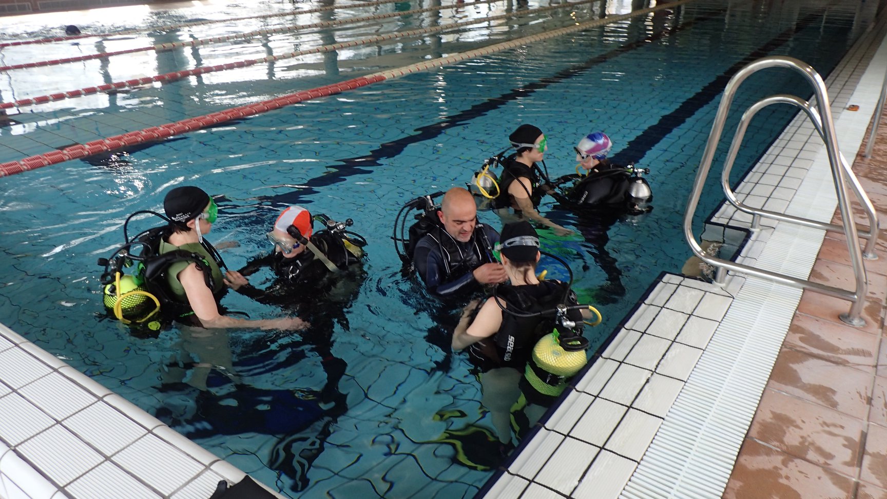 Bautizo de buceo con las chicas de La Única Rugby Taldea