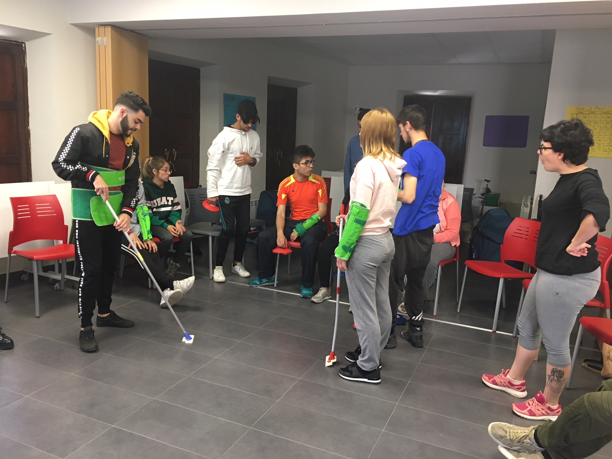 Actividad con el alumnado de la Escuela Taller de Atenci&oacute;n Integral a la Dependencia y Diversidad Funcional de Cruz Roja