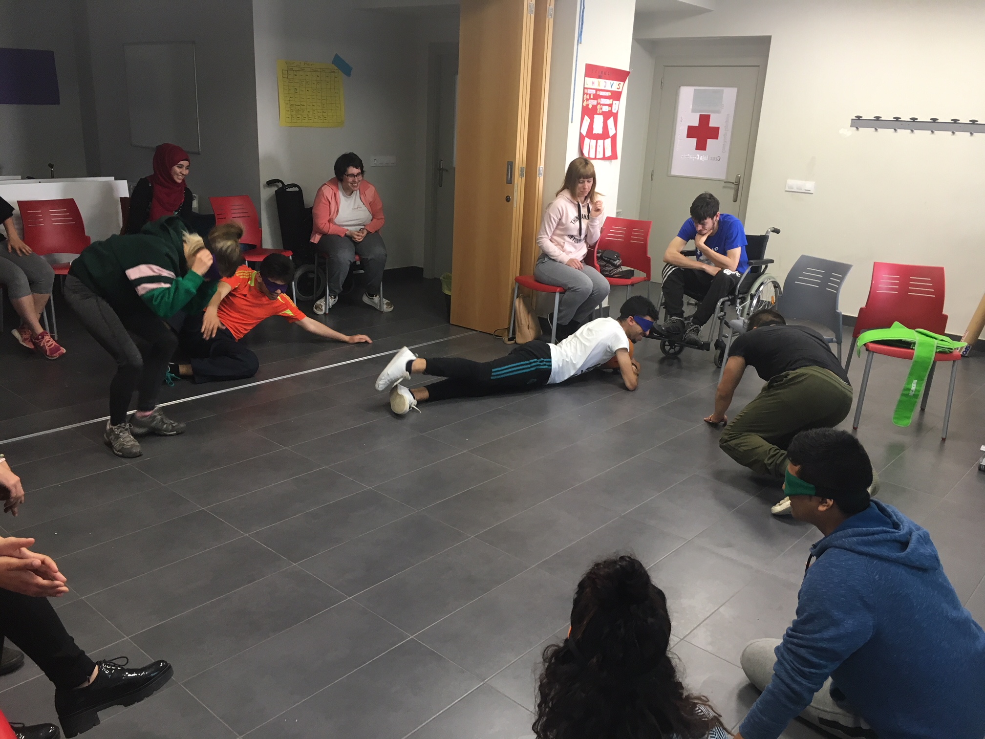 Actividad con el alumnado de la Escuela Taller de Atención Integral a la Dependencia y Diversidad Funcional de Cruz Roja