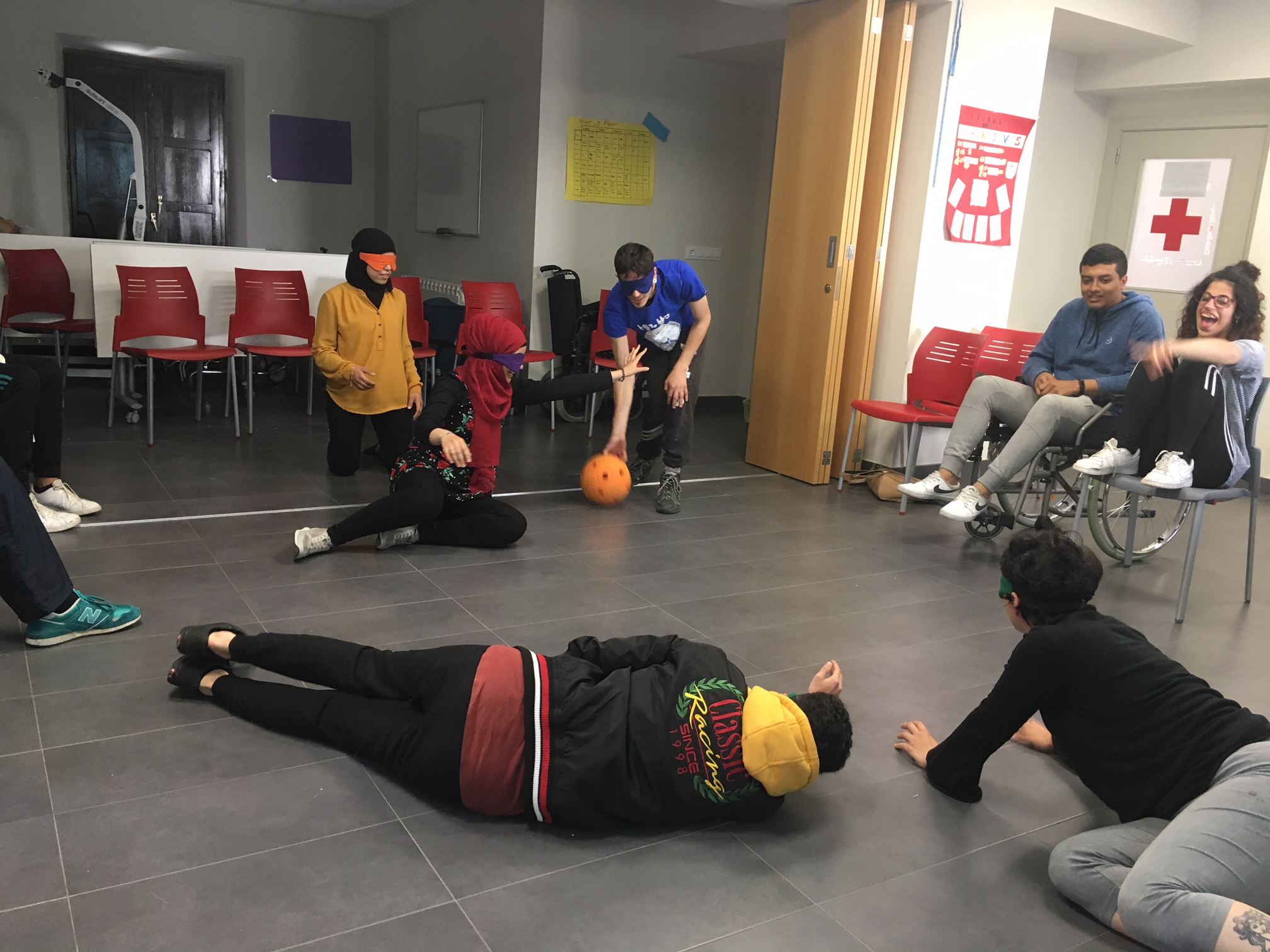 Actividad con el alumnado de la Escuela Taller de Atención Integral a la Dependencia y Diversidad Funcional de Cruz Roja