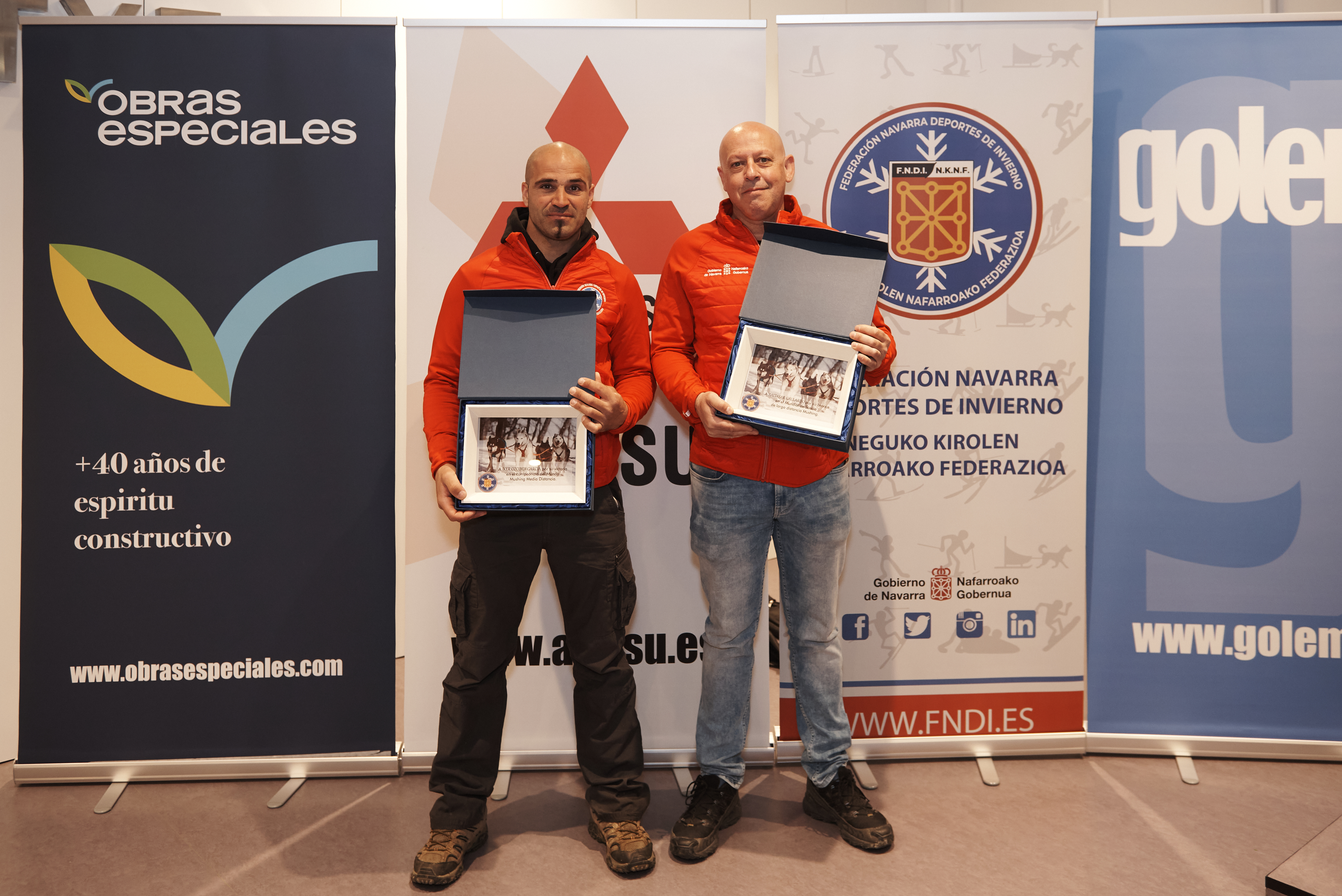Reconocimento a los mushers Iker Ozkoidi y Baltasar Gallardo