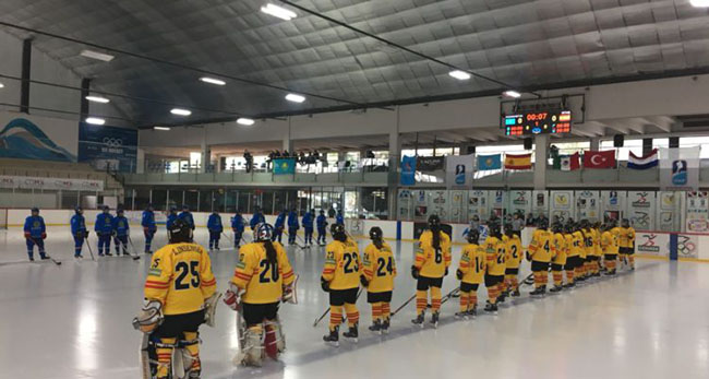Bronce mundialista para siete jugadoras del Club Hielo Huarte.