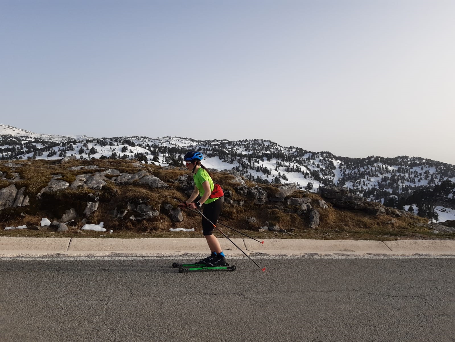 Ainara Sarrias: Mi verano ideal ser&iacute;a uno largo, con buen tiempo y rodeada de mis amigas y amigos.