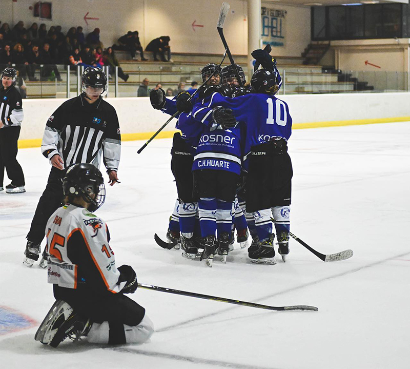 EL Kosner Club Hielo Huarte se mete en los cuartos de Copa de la Reina