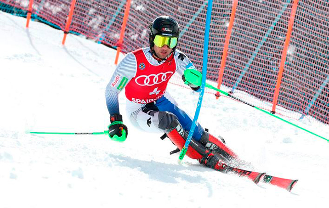 Cuatro esquiadores navarros a Sierra Nevada
