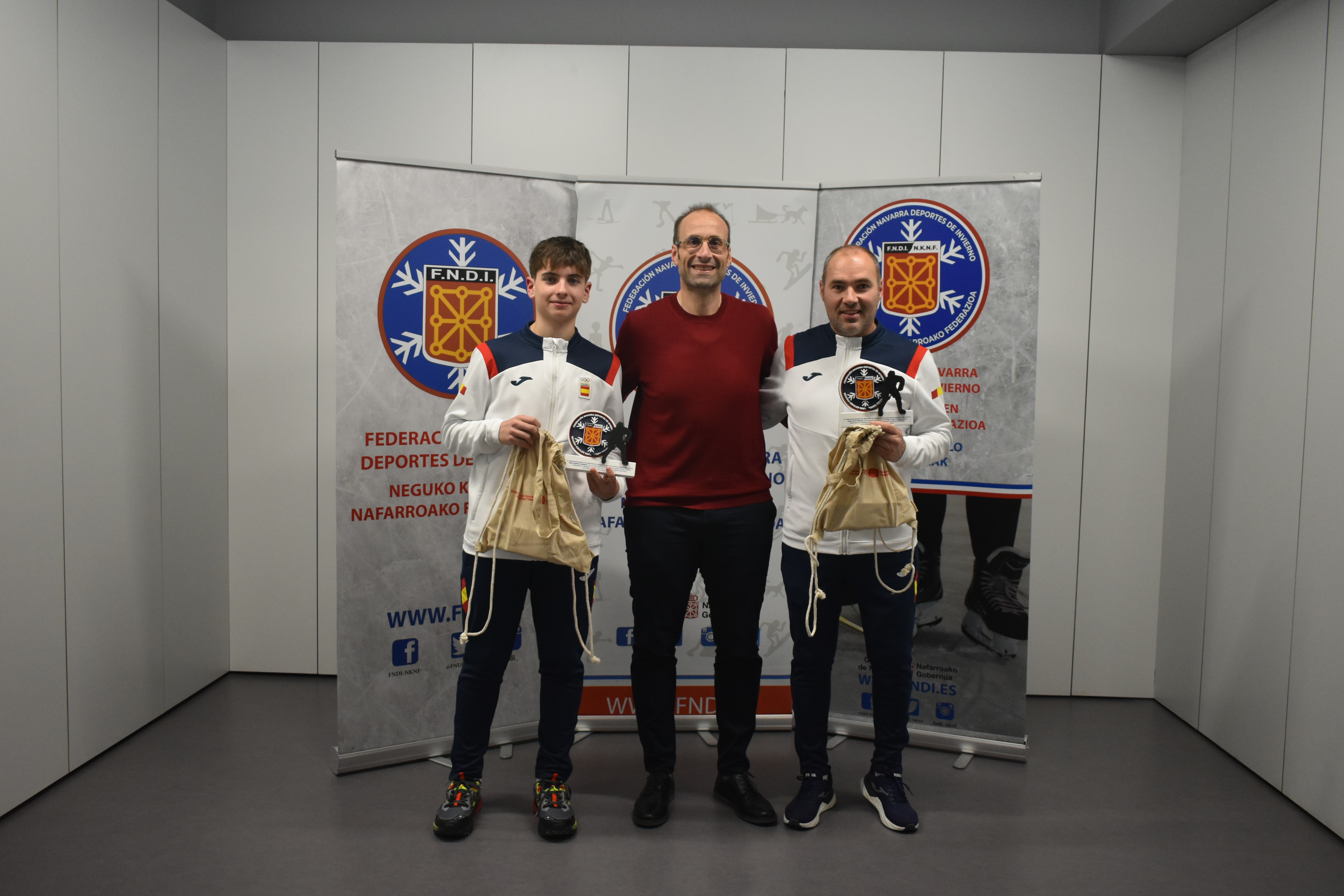 Reconocimiento a los deportistas internacionales de la Federación Navarra de Deportes de Invierno