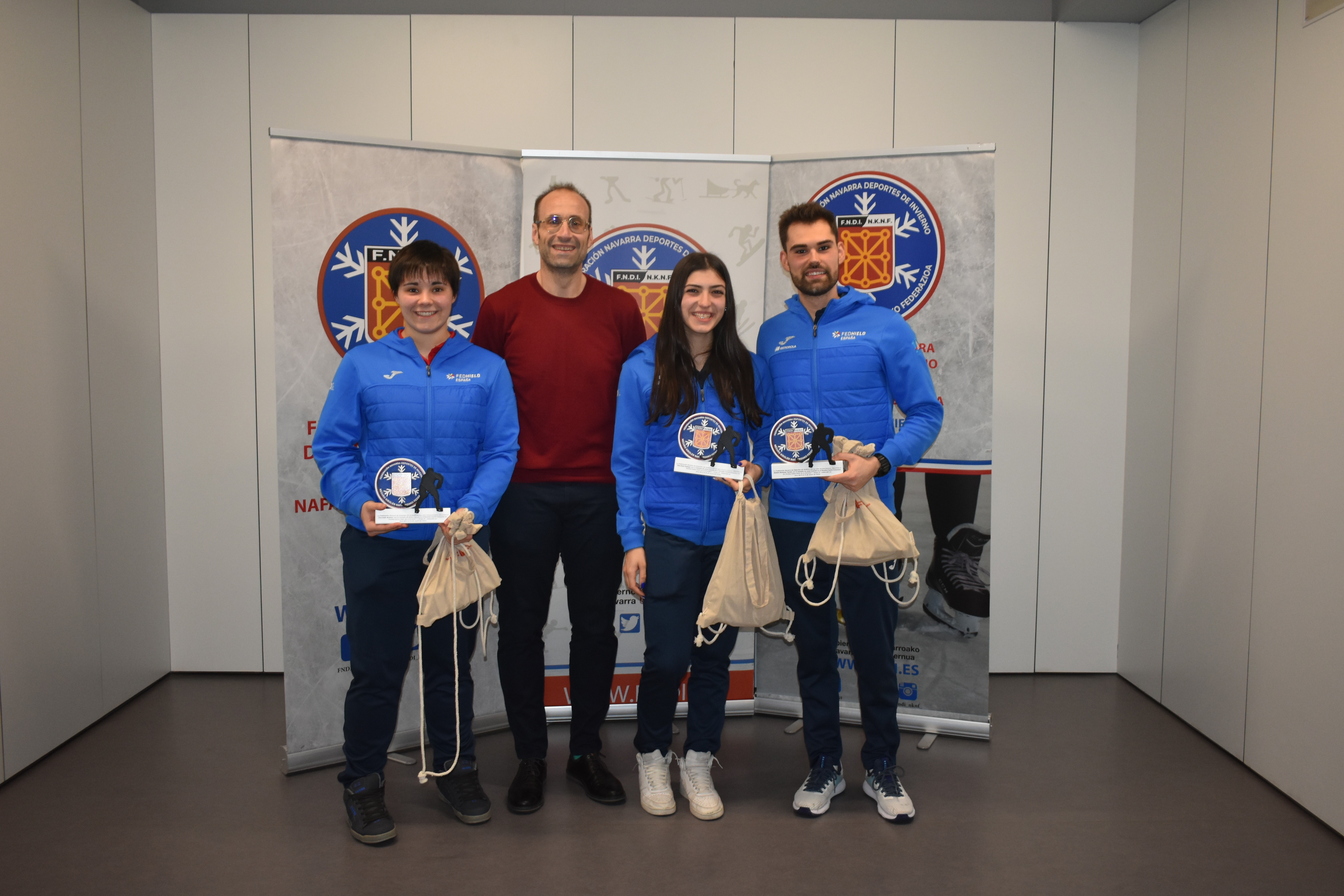 Reconocimiento a los deportistas internacionales de la Federación Navarra de Deportes de Invierno